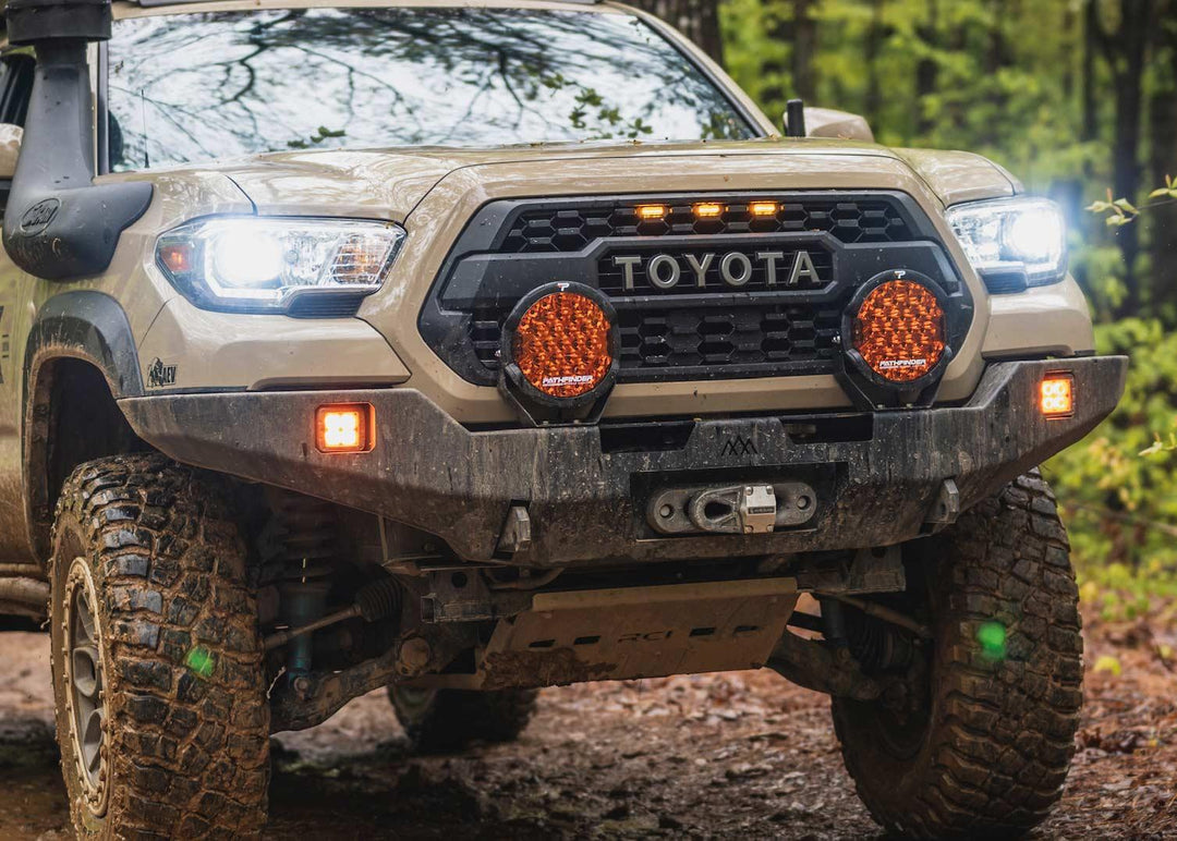 Pathfinder PROWLR 9" LED Driving Light [TRUE AMBER]